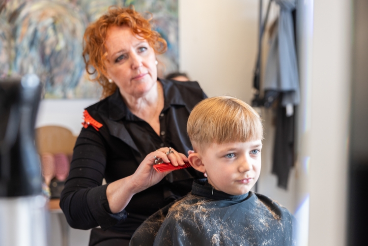 Børneklip hos frisør Klippestudie i Beder